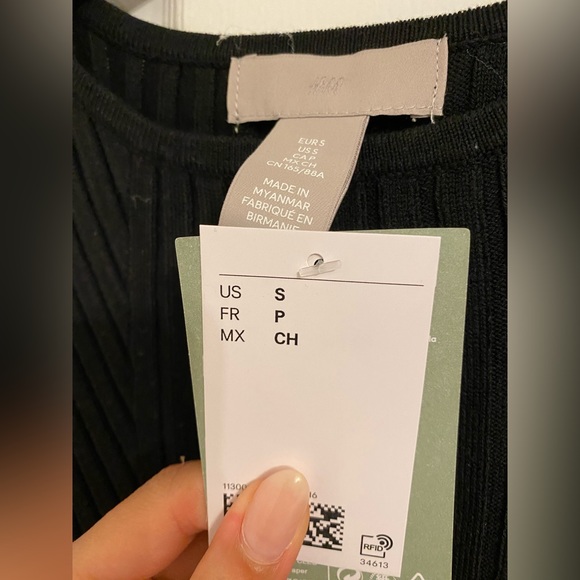 BLACK FITTED DRESS - Picture 2 of 6